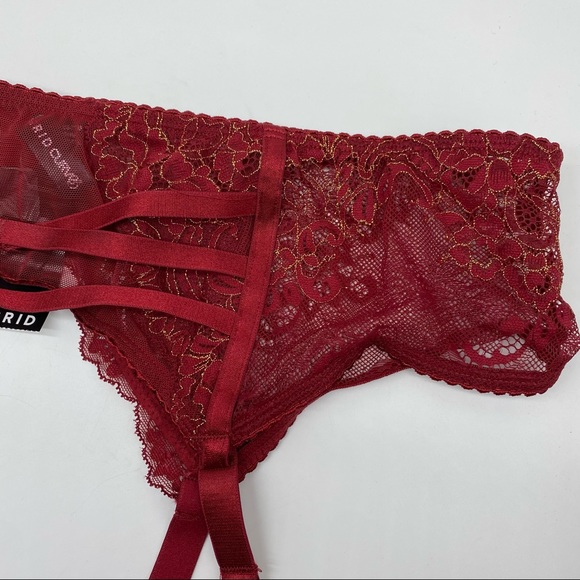 Torrid Women’s Plus Size Red Mesh Lace Bralette & Garter Set Size 1X - Picture 15 of 16